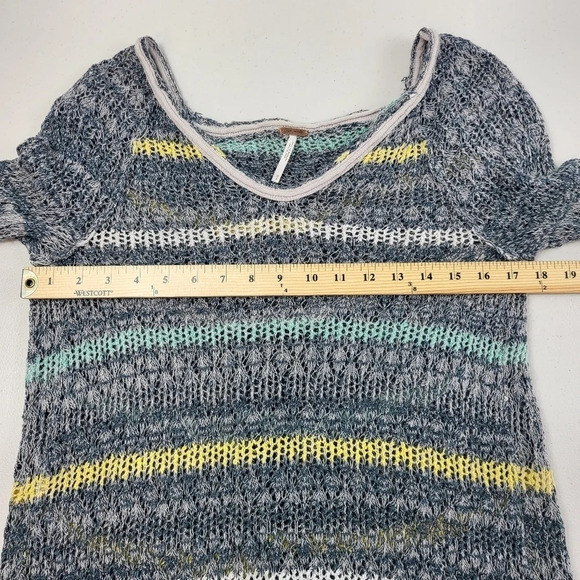Free People Life's A Beach Open Knit Split Back Long Sleeve Top Sz Small - Picture 14 of 15
